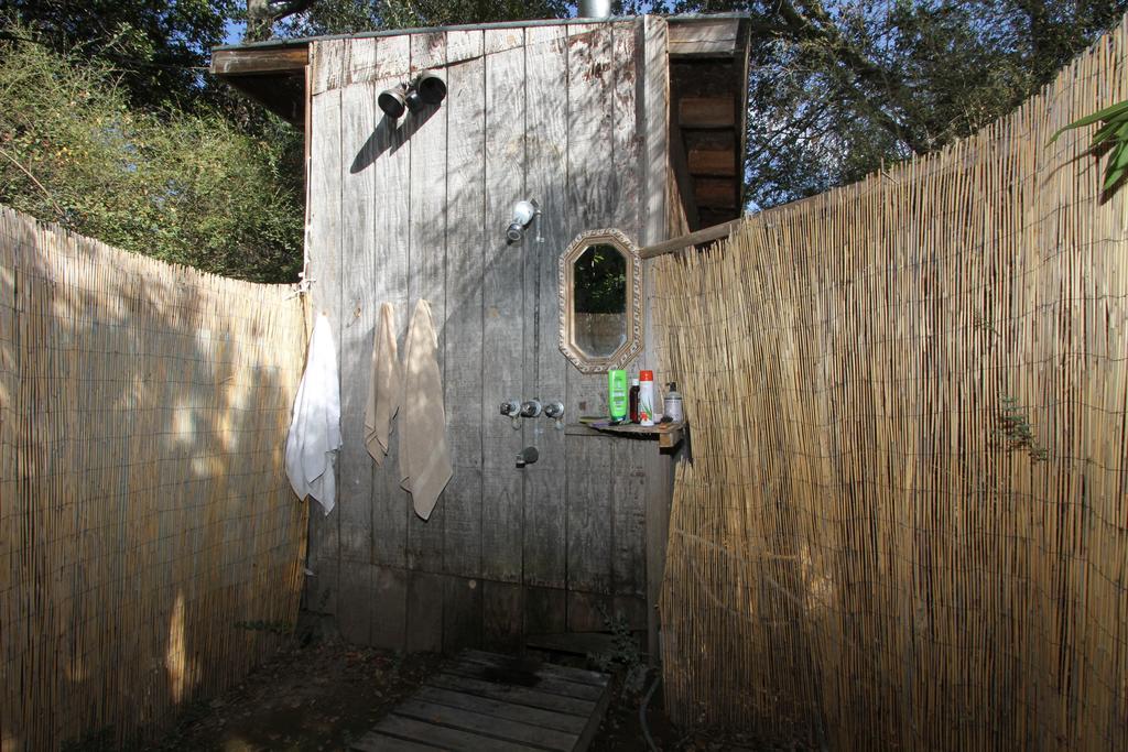 Hobbit Hut Hotel Geyserville Room photo