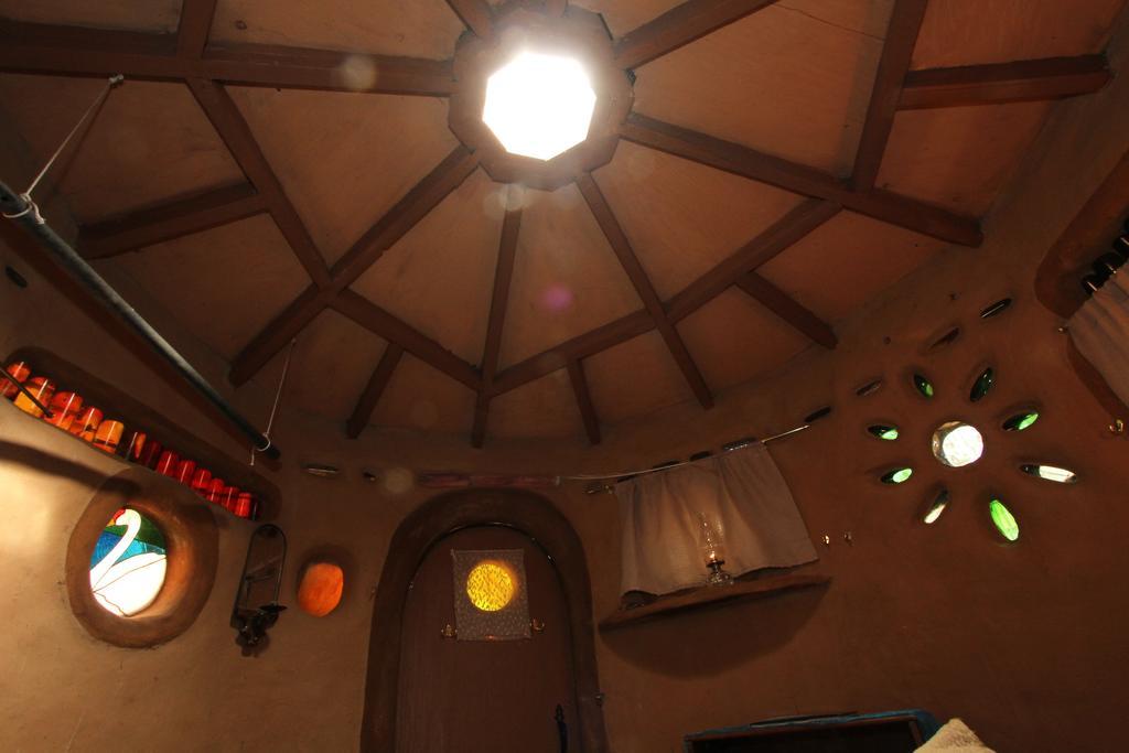 Hobbit Hut Hotel Geyserville Room photo
