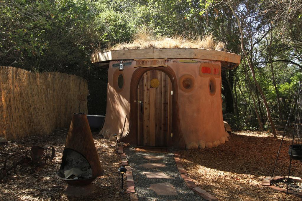 Hobbit Hut Hotel Geyserville Room photo