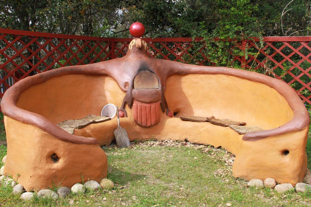Hobbit Hut Hotel Geyserville Exterior photo