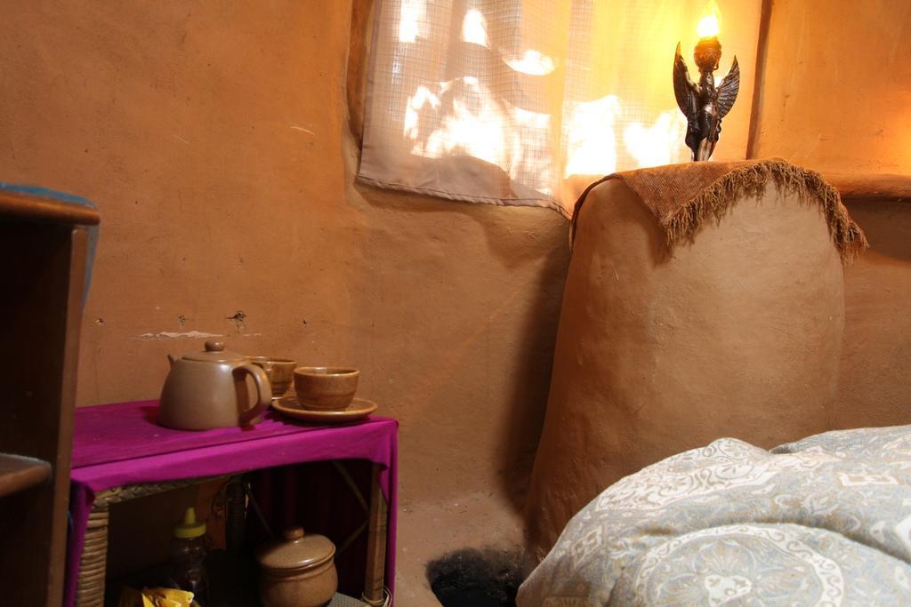Hobbit Hut Hotel Geyserville Room photo