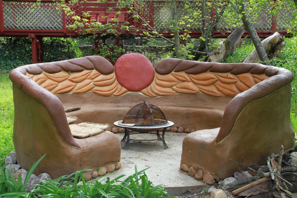 Hobbit Hut Hotel Geyserville Exterior photo