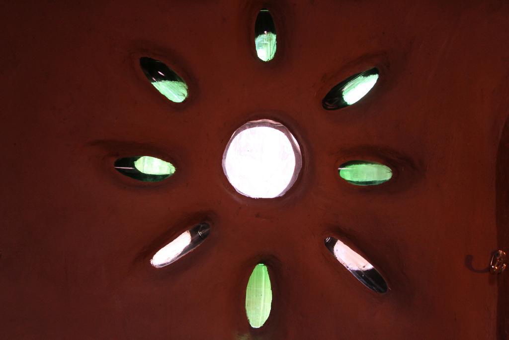 Hobbit Hut Hotel Geyserville Room photo